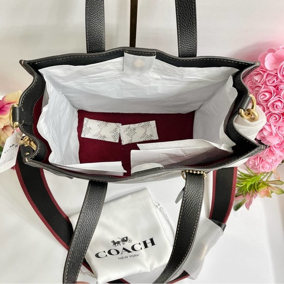 NEW COACH Field Tote With Horse And Carriage Print in Brass/Truffle Black - Picture 6 of 15